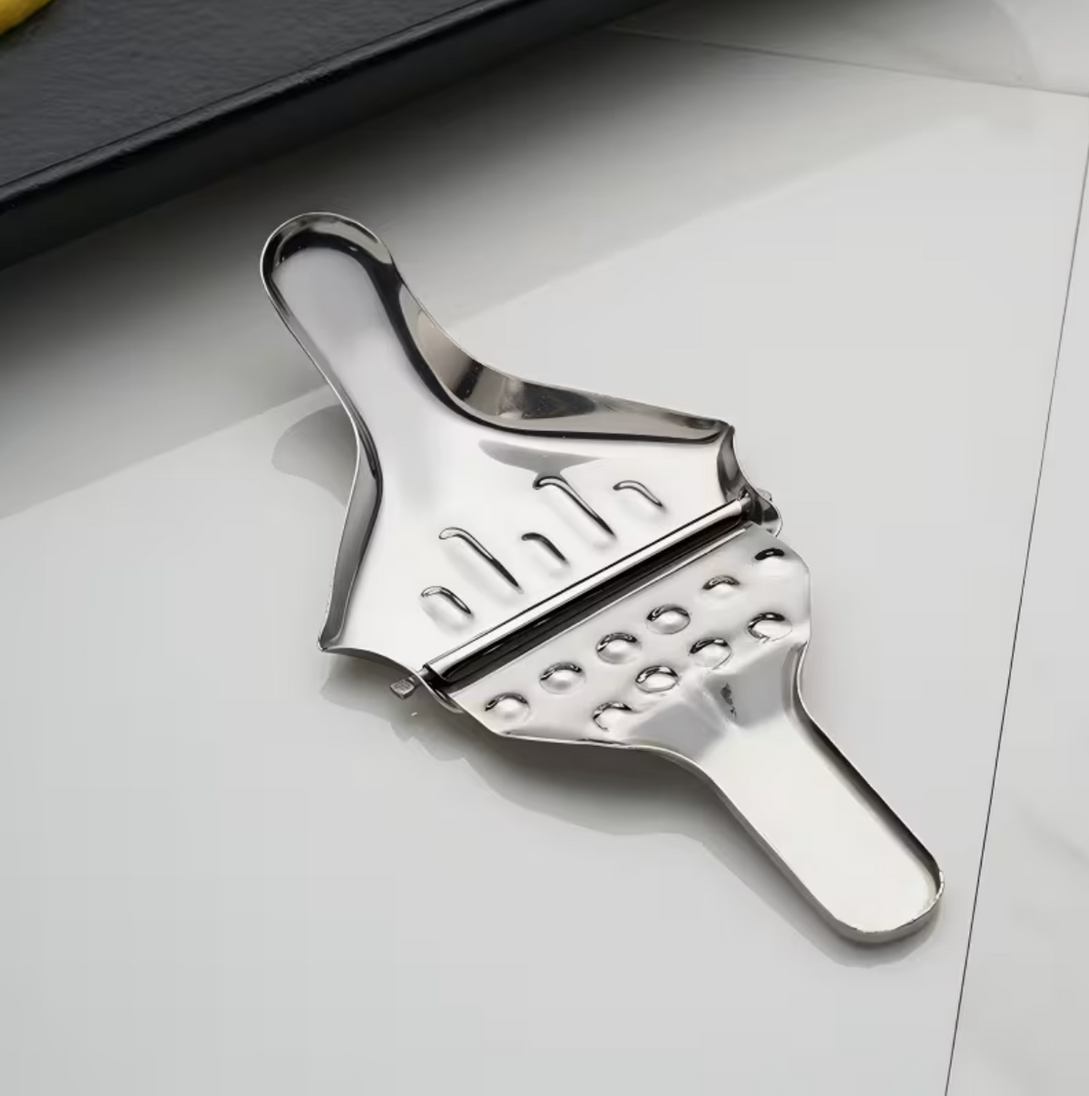 Stainless Steel Lemon Squeezer – Heavy-Duty Hand Press